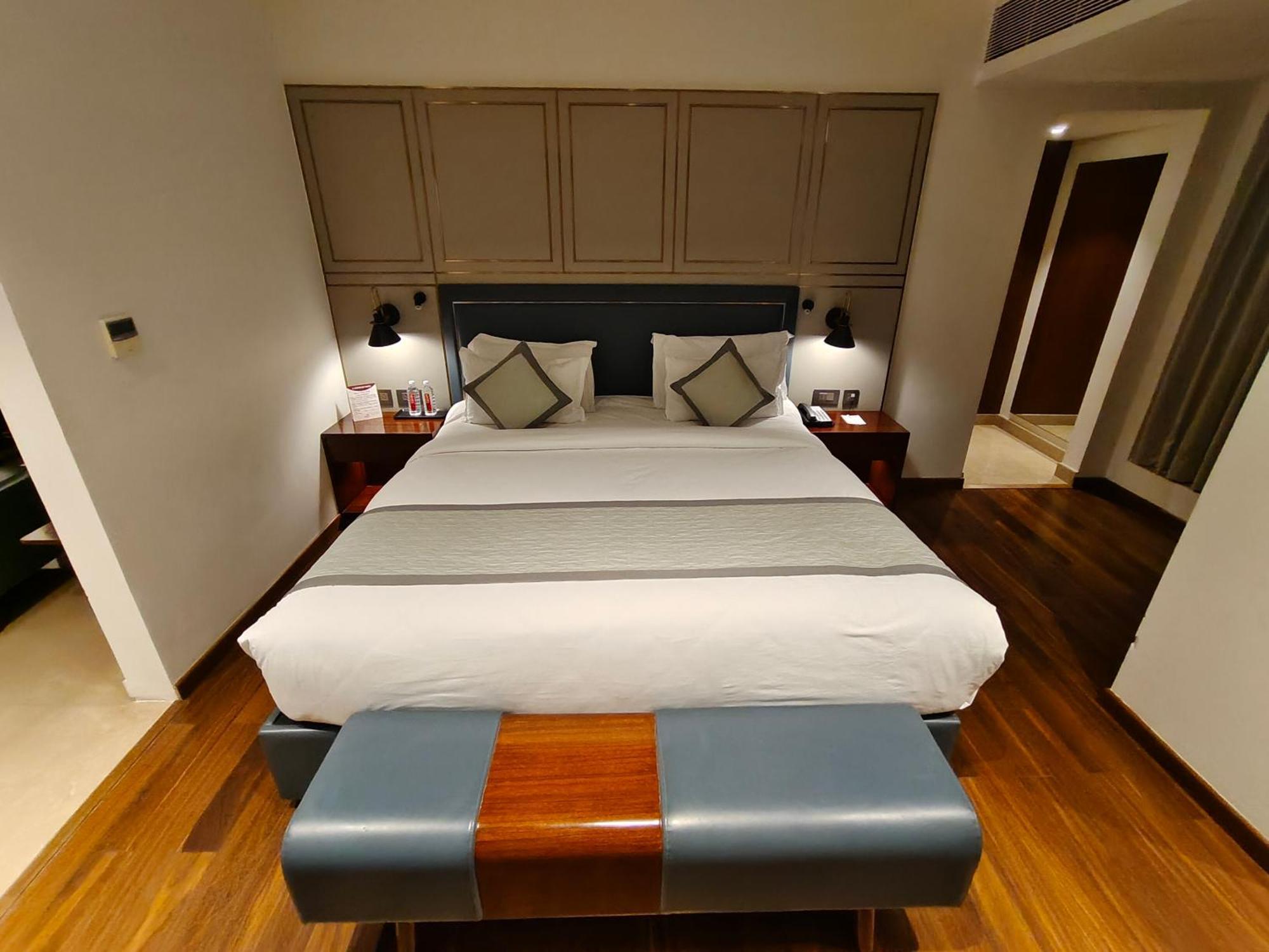 Pride Hotel Ουνταϊπούρ Εξωτερικό φωτογραφία
