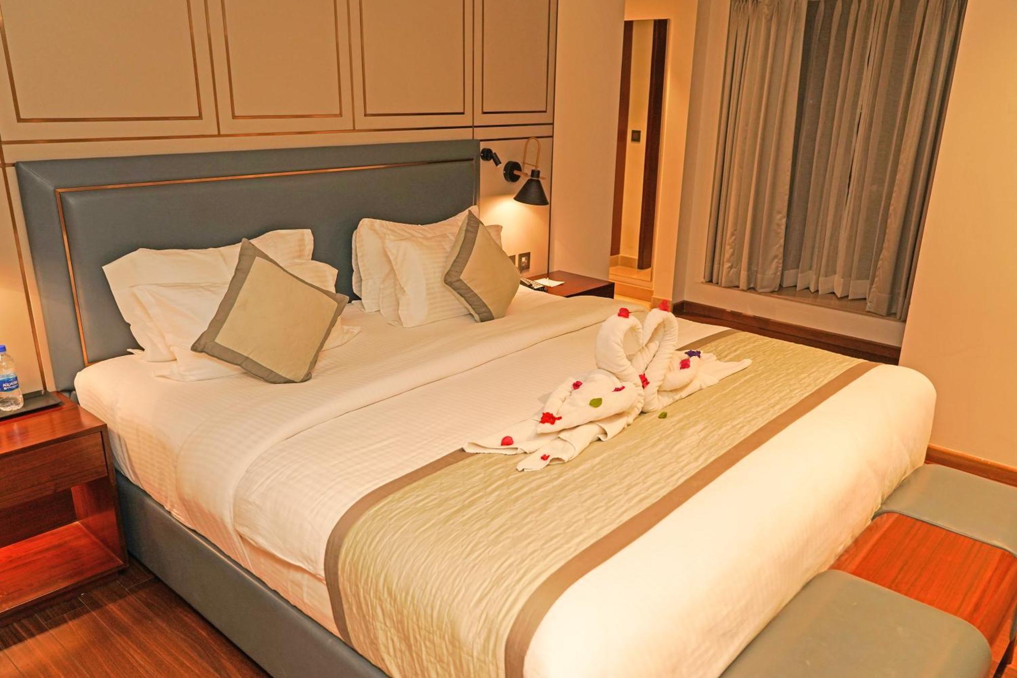Pride Hotel Ουνταϊπούρ Εξωτερικό φωτογραφία